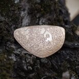 ブローチ「森の教会」