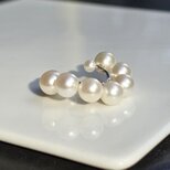 Ｐｅａｒｌ　優美なラインのイヤーカフ　淡水パール7と3.5　シルバーSV925
