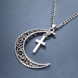 アンティークシルバー 透かし三日月とロザリオ（十字架）の大人可愛いネックレス ムーンネックレス ステンレス可