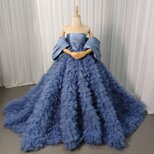 豪華！カラードレス ブルー ベアトップ ドロップショルダー 柔らかく重ねたチュールスカート 編み上げ 前撮り