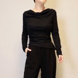 【2026新作】綿混立体的なタック＆スリット入りボートネックカットソーT（ブラック）26001BKF