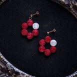 レジンアート　丸を連ねてピアス〈椿2〉