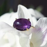 大粒アメジストの14mmのカボション爪留めリング　～濃色（こきいろ）