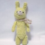 うさぎのあみぐるみ