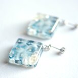 レジンアート　スクエアピアス〈水紋・コバルトブルー〉