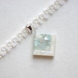 【受注製作】レジンアート　スクエアモチーフとタティングレースとサテンリボンのチョーカー〈囁き貝・アクアマリン〉