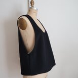 黒♡ウールベスト・深Uネック♡ イタリア製ウールモッサー ・上質・ロングシーズン着回し