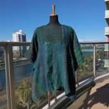 紺と緑のウールブラウス