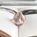 モーブカラー バタフライ付き バロック 大粒ケシパールリング 1点のみ