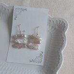 【希少】14kgf いびつな方が美しさを引き立てる３連淡水ビワパールのピアス