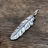 フェザーのペンダントトップ、シルバー925製　snd094