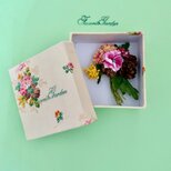 ヴィンテージ布カルトナージュBOXとコサージュのセットC