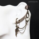 手錠&ピストル◆イヤーカフス&フープイヤリング【ピアス等変更可】