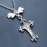 アンティークシルバー ゴシック調デザインロザリオ（十字架）とリボンを組合せたネックレス 長さ調整可 ステンレス可