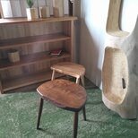 和モダン仕上げ♪スツール　ミニテーブル・サイドテーブル・ディスプレイ・無垢材・タモ耳付一枚板