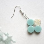 レジンアート　丸を連ねてピアス〈催花雨〉