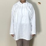 ★さらっとリネン★フラワーネックブラウス　長袖◆オフホワイト◆フリーサイズ（中厚、リネン100％）