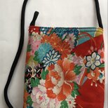 ８６９５　女の子の着物で作ったポーチ　