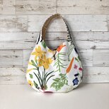 たまご型バッグ　ワンハンド ル　北欧の草花と野菜