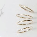 華奢リング K18 ゴールド 約1ミリ幅 重ね付け 極細 指輪 シルバーおまけ付き