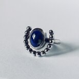 夜空の青を、指に宿す。 ラピスラズリ × シルバーリング — 彫金/ SV925 / サイズ12〜13 / 1点もの