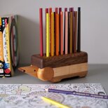 ハリネズミの色鉛筆立て(24色対応)