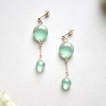 レジンアート　二粒の水滴ピアス〈風が囁く〉