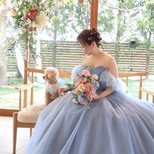 実例写真！カラードレス ライトブルー オフショルダー キラキラチュール プリンセスライン 編み上げ 可愛い 花嫁 前撮り