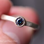 【人類の叡智の結晶】最強の人工宝石　ネイビーブルーモアサナイト・シルバーリング【紺火】