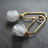 ２個セット｜ジャパンヴィンテージガラスのイヤーカフ［オーロラフロスト］