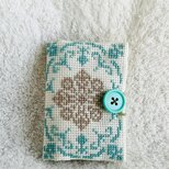 クロスステッチのニードルケース・アイボリー