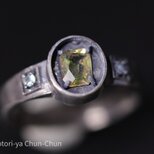 【能鷹シリーズ】パキスタン産グリーンティントアキシナイト＆蛍光コーネルピン・能鷹リング【光鷹】