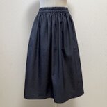 ソフトデニムのギャザースカート（濃いネイビー）ハリがあってシワになりにくい　体型カバーできるデザイン⭐︎