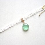 【受注製作】レジンアート　一粒の水滴とタティングレースとサテンリボンのブレスレット〈風が囁く〉