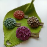 【受注制作】革のお花ブローチ（紫陽花）