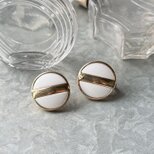 YA257-【 AVON 】エイボン・ヴィンテージイヤリング 1970-80's "Summerset" White Glass