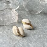 P785-ヴィンテージピアス U.S.A. 1980's Ivory Enamel & Gold Wave