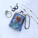 小さなビーズ刺繍のがま口 No.105｜ロイヤルブルー×ガーゼ｜ネックレス・バッグチャームにも｜アクセサリーケース
