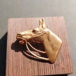 馬の横顔ブローチ