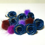 宇宙に咲く薔薇とファーのヘアゴム