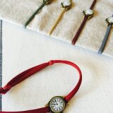 時計のヘアゴム 赤