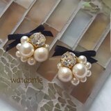 スワロフスキー　ビジューリボンピアス