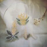 ミモザのブローチ