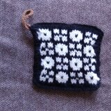 模様編みの　Akurilu 100％ dish washer《黒×白》