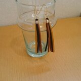 レザータッセルピアス