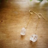 クリスタルクオーツ（水晶）のピアス