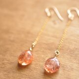 サンストーンのピアス（ロングチェーンタイプ）