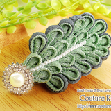 つまみ細工バレッタ　フェザーモチーフ　グリーン