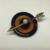 べっ甲リメイクブローチ『当り矢』　B3-70619