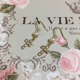 十字クロスのピアス